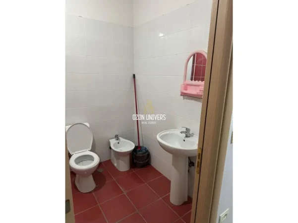 Tirane, jepet me qera apartament 1+1+Ballkon Kati 2, 60 m² 450 € (Selite)