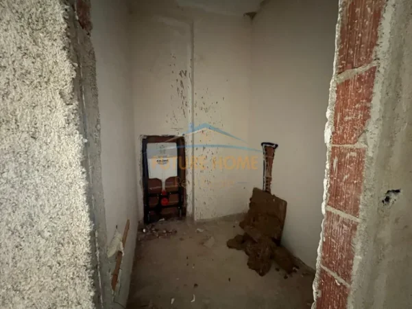 Tirane, jepet me qera ambjent biznesi Kati 1, 110 m² 2.200 € (KIKA 2 , Komuna e Parisit)