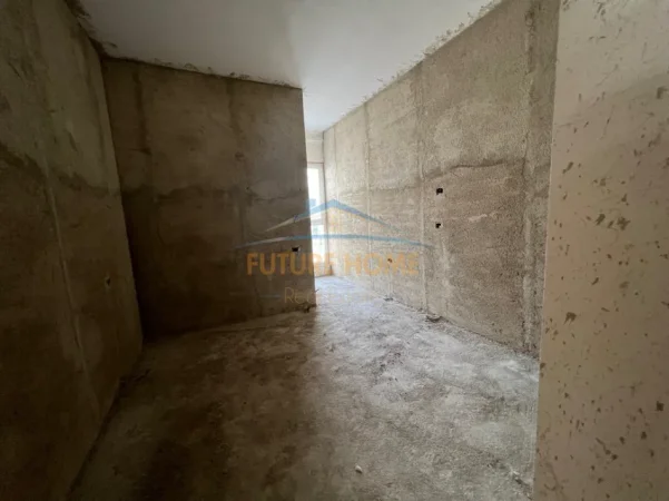 Tirane, jepet me qera ambjent biznesi Kati 1, 110 m² 2.200 € (KIKA 2 , Komuna e Parisit)