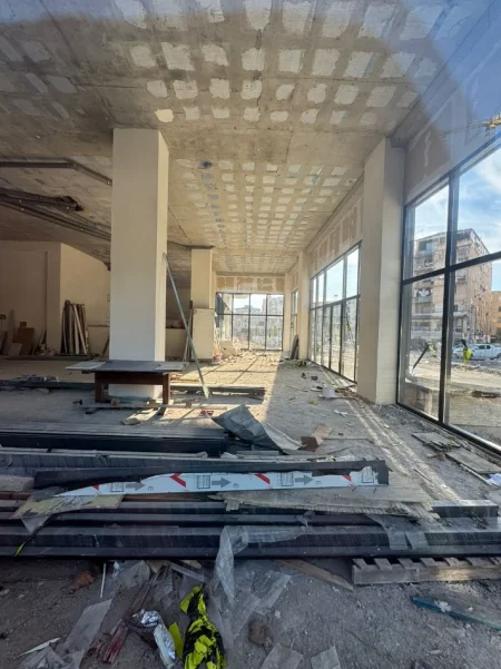 Shqiperi, jepet me qera ambjent biznesi Kati 0, 560 m² 14.000 € (DON BOSKO)