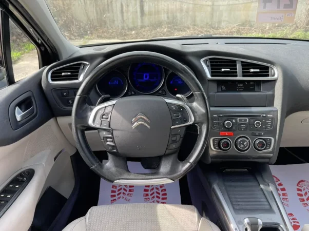 Tirane, shes makine Citroen C4 Nafte, e zeze automatik Klima 218.000 km 5.290 €