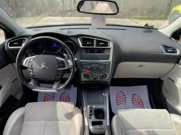 Tirane, shes makine Citroen C4 Nafte, e zeze automatik Klima 218.000 km 5.290 €