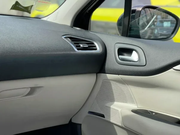 Tirane, shes makine Citroen C4 Nafte, e zeze automatik Klima 218.000 km 5.290 €