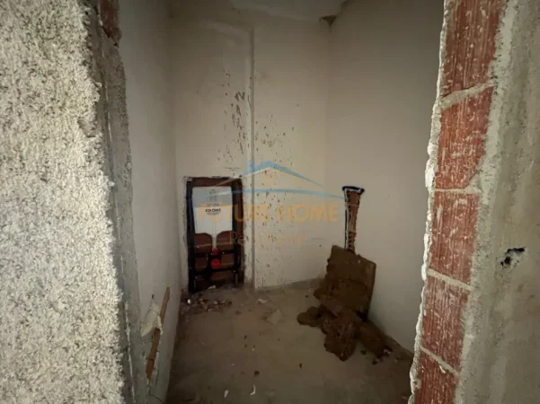 Tirane, jepet me qera ambjent biznesi Kati 1, 110 m² 2.200 € (Kompleksi Kika 2)