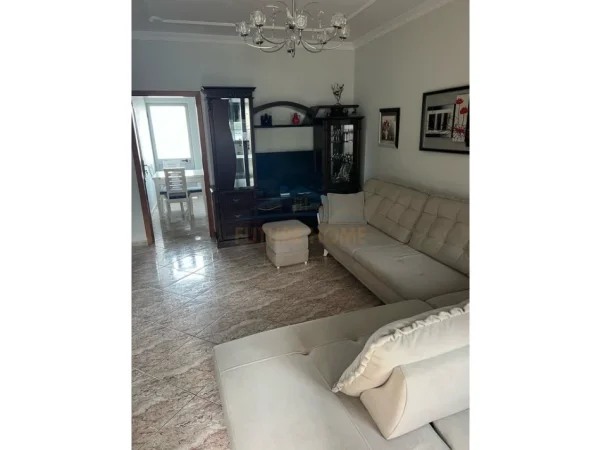 Tirane, jepet me qera apartament 2+1 Kati 2, 58 m² 400 € (Allias)