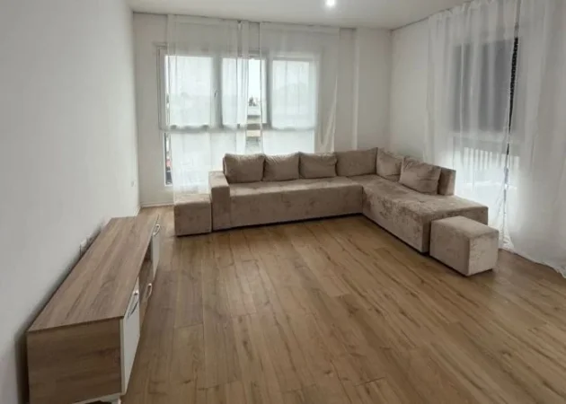 Tirane, jepet me qera apartament 2+1+Aneks+Ballkon Kati 2, 98 m² 750 € (rruga don bosko)