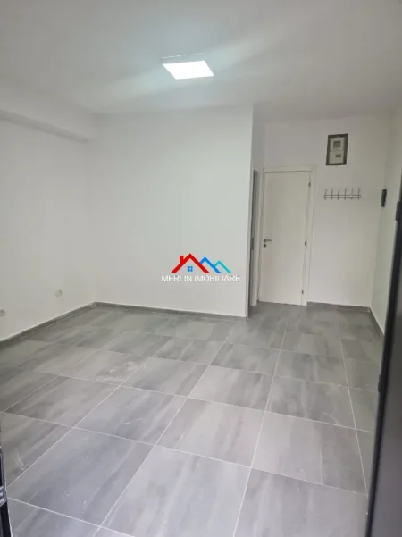 Tirane, jepet me qera ambjent biznesi Kati 0, 30 m² 364 € (RRUGA SULEJMAN PASHA,QENDER)