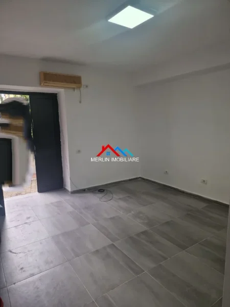 Tirane, jepet me qera ambjent biznesi Kati 0, 30 m² 364 € (RRUGA SULEJMAN PASHA,QENDER)