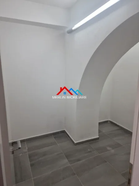Tirane, jepet me qera ambjent biznesi Kati 0, 30 m² 364 € (RRUGA SULEJMAN PASHA,QENDER)