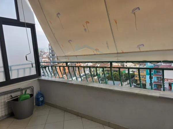 Tirane, jepet me qera apartament 2+1 Kati 7, 121 m² 680 € (Ish Tregu Elektrik)