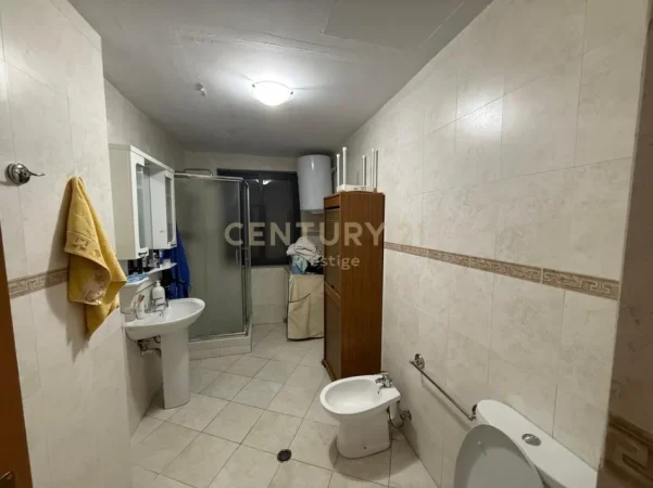 Tirane, shitet apartament 2+1+Aneks+Ballkon Kati 10, 110 m² 330.000 € (Qender)