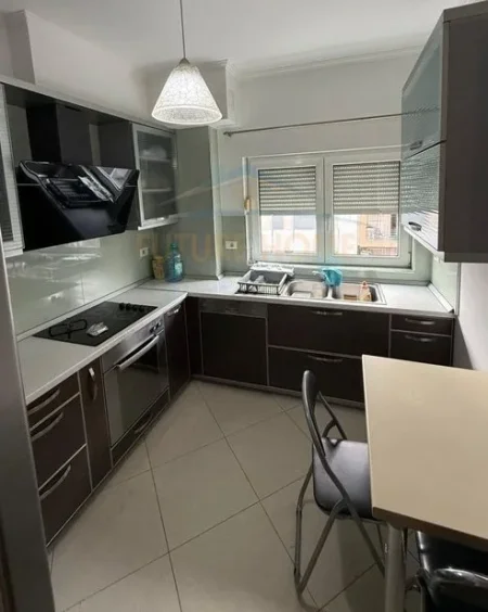 Qira, Apartament 2+1+2+Post Parkimi, Unaza e Re, Tiranë