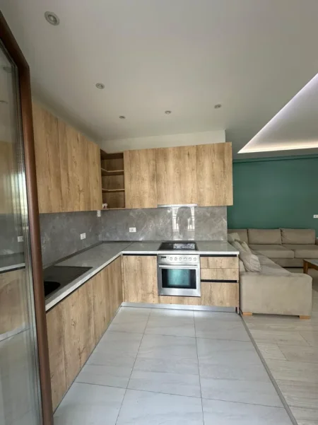 Tirane, jepet me qera apartament 1+1+Ballkon Kati 7, 70 m² 500 € (RROTONDO ASTIRIT)