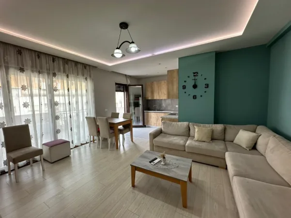 Tirane, jepet me qera apartament 1+1+Ballkon Kati 7, 70 m² 500 € (RROTONDO ASTIRIT)