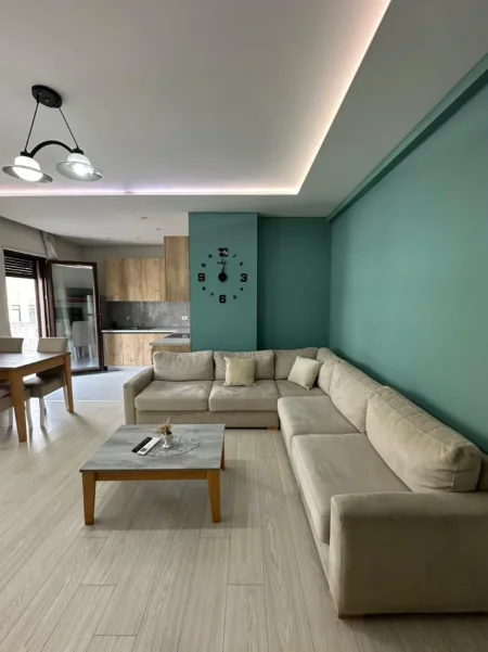 Tirane, jepet me qera apartament 1+1+Ballkon Kati 7, 70 m² 500 € (RROTONDO ASTIRIT)