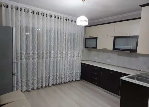 Tirane, shitet apartament 2+1+Ballkon Kati 4, 108 m² 195.000 € (Rruga 5 Maji – Pallatet Areela)