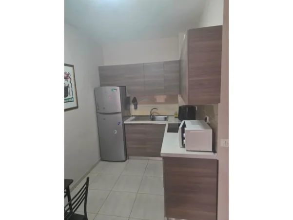 Tirane, shitet apartament 1+1 Kati 3, 70 m² 125.000 € (Unaza e Re)