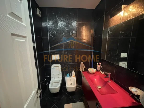 Disponojmë apartament 1+1 për shitje në Rezidencën "Kodra e Diellit 1" 146.000 €