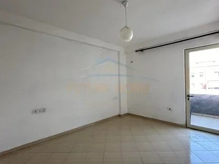 Tirane, jepet me qera apartament 2+1 Kati 8, 95 m² 350 € (Astir)
