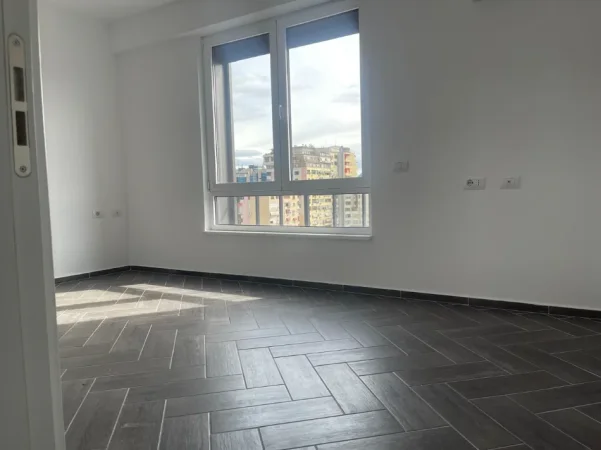 Tirane, jepet me qera zyre Kati 8, 60 m² 800 € (Myslym Shyri)