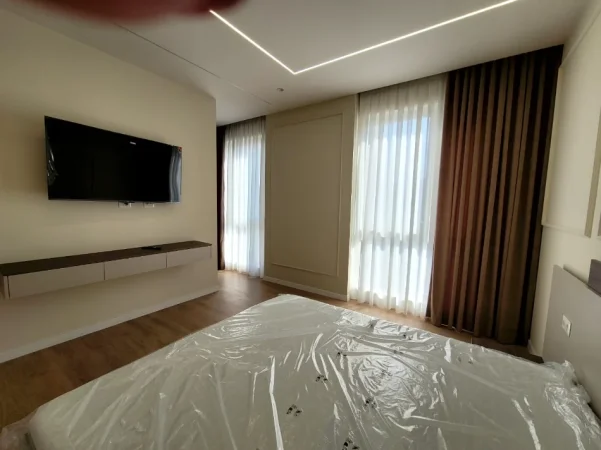 Shqiperi, jepet me qera Vile 2 Katshe Kati 1, 275 m² 5.000 € (Liqeni i Thate)