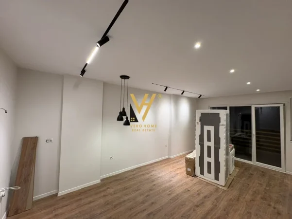 Tirane, jepet me qera apartament 1+1+Ballkon Kati 2, 61 m² 670 € (LAPRAKE)