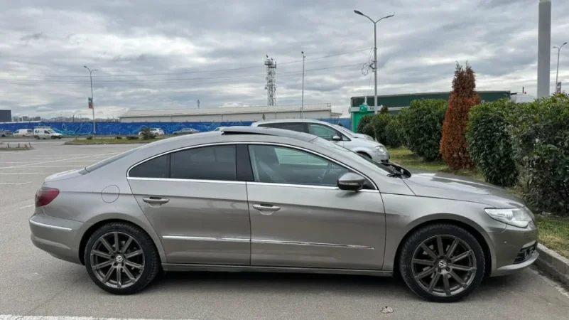 Tirane, shitet makine Passat CC 2010 Nafte, e argjendtë automatik Kondicioner 304.000 km