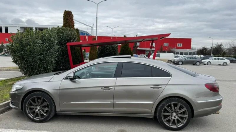 Tirane, shitet makine Passat CC 2010 Nafte, e argjendtë automatik Kondicioner 304.000 km