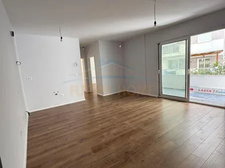 Tirane, shitet apartament 2+1 Kati 1, 91 m² 135.000 € (Rruga e Dajtit, Fresk)