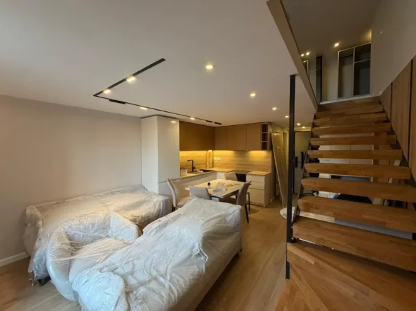 Tirane, jepet me qera apartament duplex Dublex Kati 1, 55 m² 700 € (Golden Park 3)