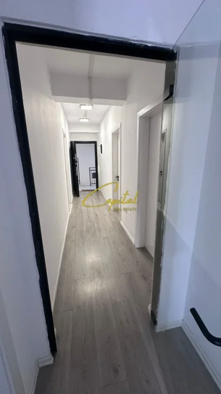Tirane, jepet me qera zyre Kati 1, 116 m² 1.200 € (VASIL SHANTO)