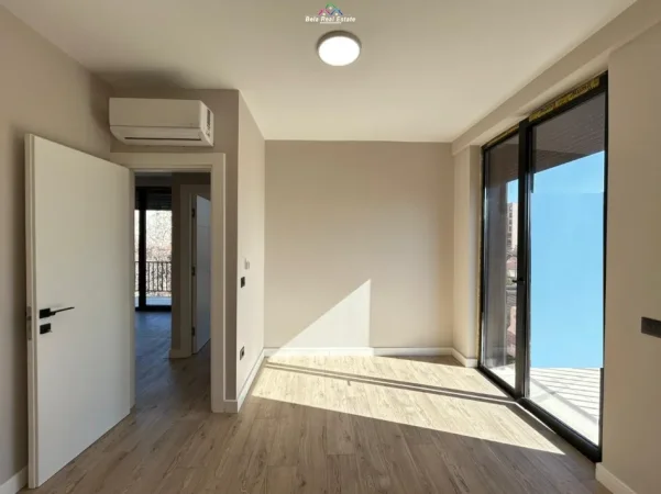 Tirane, jepet me qera zyre Kati 2, 75 m² 650 € (prane Sophie Caffe)