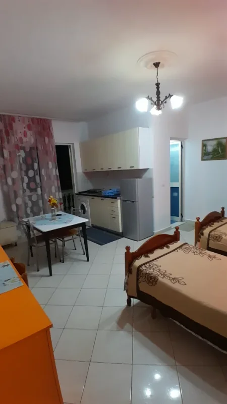 Tirane, jepet me qera garsonier 1+1 Kati 2, 35 m², 23 000 leke,  (Rr. Fuat Toptani)