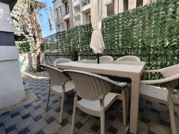 Durres, shitet apartament 1+1+Ballkon Kati 0, 50 m² 107.000 € (GJIRI I LALZIT)
