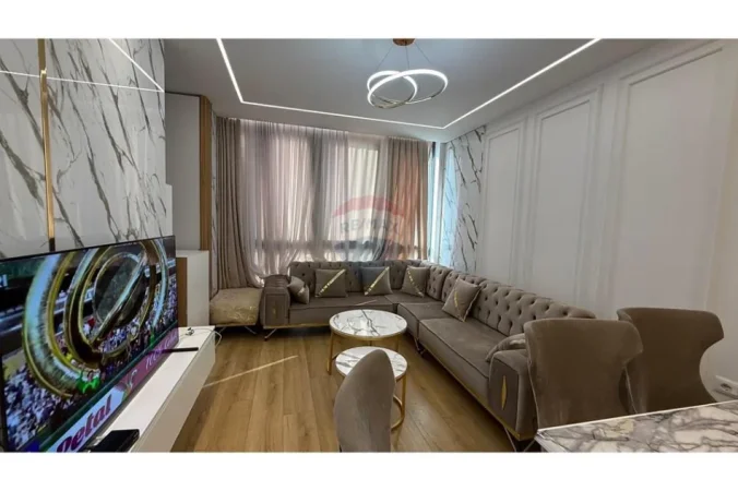 Shqiperi, jepet me qera apartament 2+1+Ballkon , 110 m² 900 € (Rezidenca Alba, 21 Dhjetori)