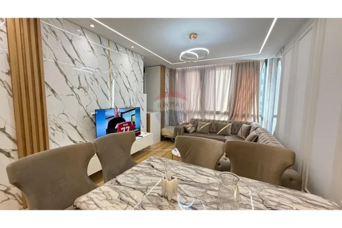 Shqiperi, jepet me qera apartament 2+1+Ballkon , 110 m² 900 € (Rezidenca Alba, 21 Dhjetori)