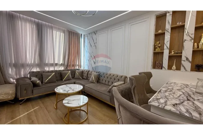 Shqiperi, jepet me qera apartament 2+1+Ballkon , 110 m² 900 € (Rezidenca Alba, 21 Dhjetori)