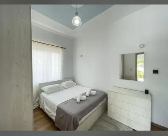 Vlore, jepet me qera Vile 1+1 Kati 2, 49 m² 500 € (lungomare)