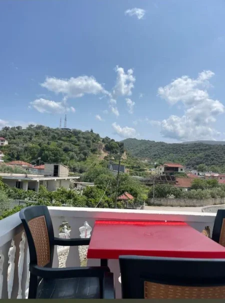 Vlore, jepet me qera Vile 1+1 Kati 2, 49 m² 500 € (lungomare)