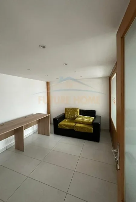 Qera, Ambient Biznesi, Unaza e Re