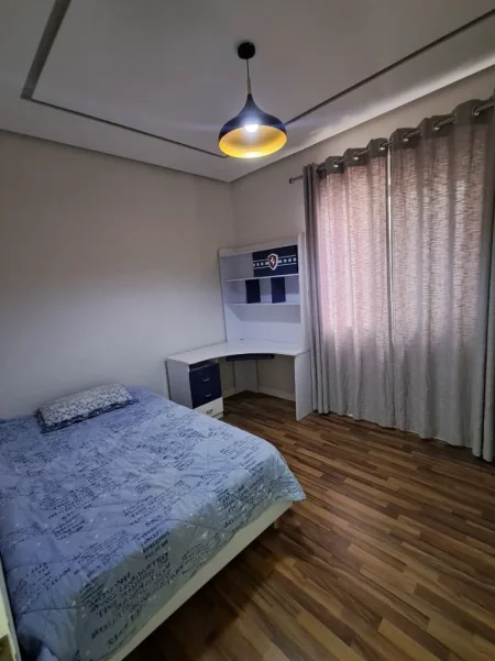 Tirane, jepet me qera apartament 2+1 Kati 3, 70 m² 450 € (Rruga 5 maji)