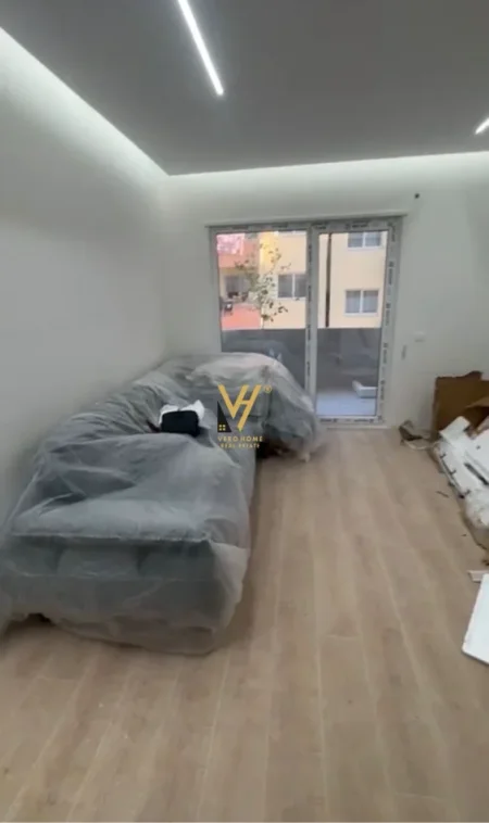 Tirane, jepet me qera apartament 1+1+Ballkon Kati 4, 65 m² 570 € (INSTITUT)