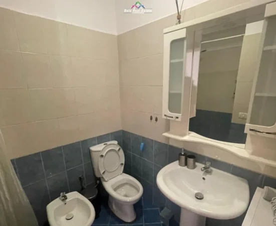 Tirane, jepet me qera apartament 1+1 Kati 13, 74 m² 520 € (komuna e parisit)