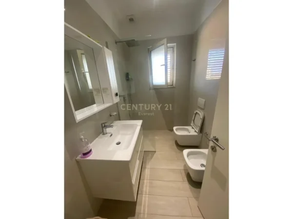 Tirane, jepet me qera apartament Kati 3, 110 m² 600 € 