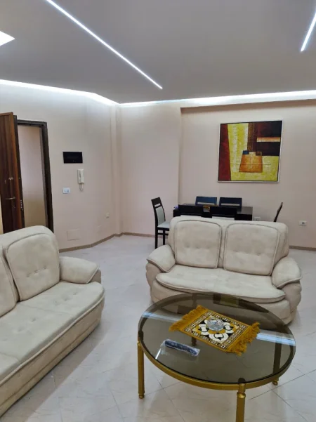 Tirane, jepet me qera apartament 2+1 Kati 5, 106 m² 750 € (rruga kosovareve)