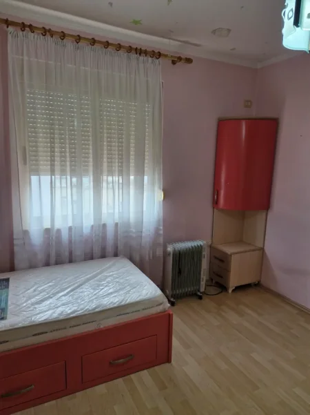Tirane, jepet me qera apartament 2+1 Kati 5, 106 m² 750 € (rruga kosovareve)