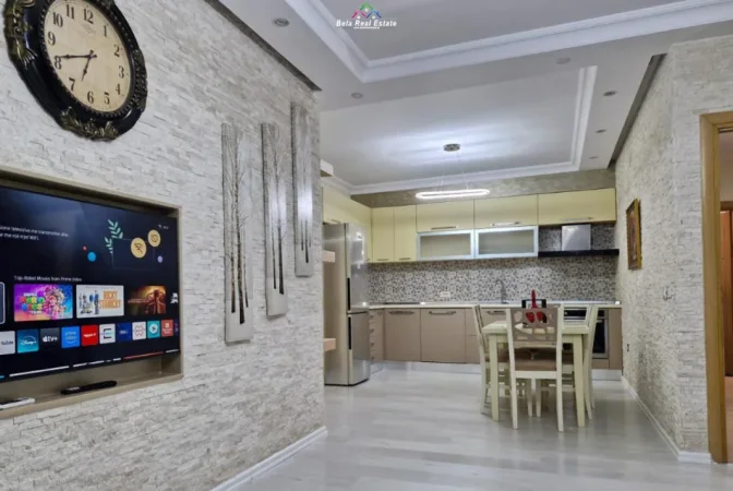 Tirane, shitet apartament 3+1 Kati 4, 127 m² 219.000 € (Rruga Xhanfize Keko)