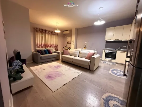 Tirane, jepet me qera apartament 1+1 Kati 1, 71 m² 600 € (Stacioni i Trenit)