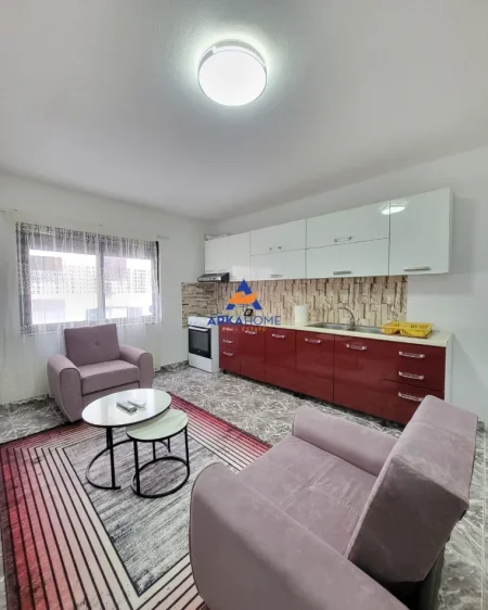 Tirane, jepet me qera apartament 2+1+Ballkon Kati 4, 93 m² 625 € 