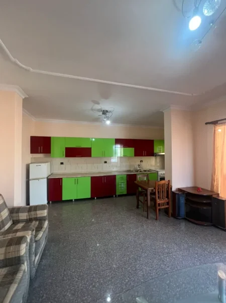Tirane, jepet me qera apartament Kati 2, 120 m² 450 € (ALI DEMI)